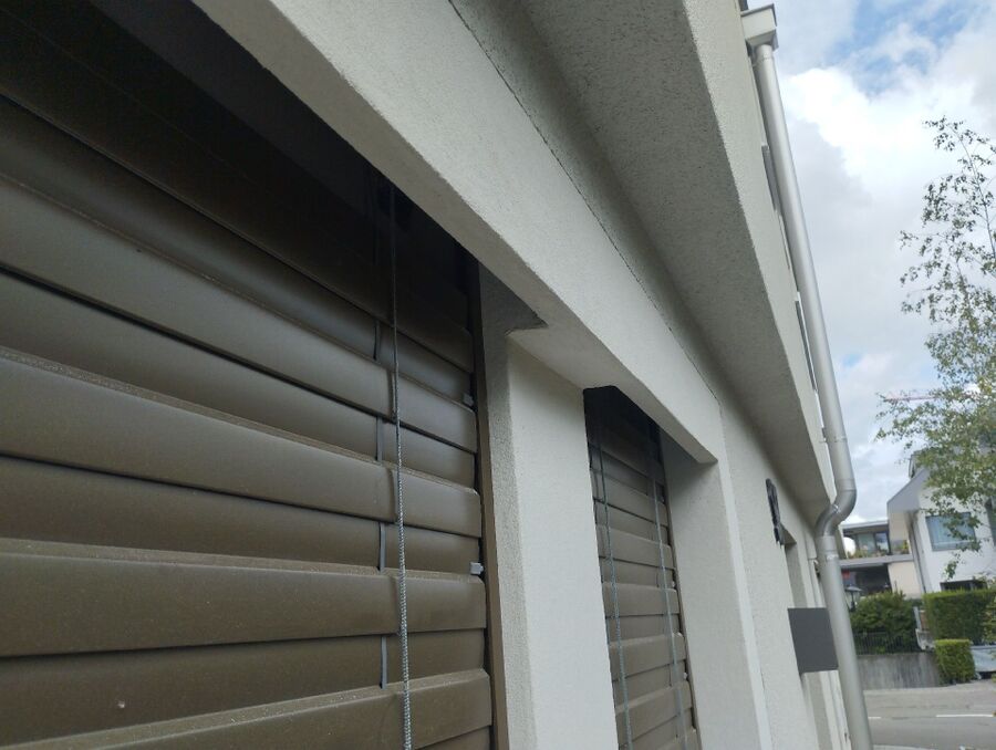 Bee nest at the house remove