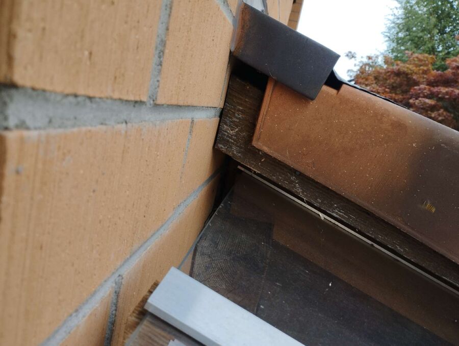 Bee nest at the house remove