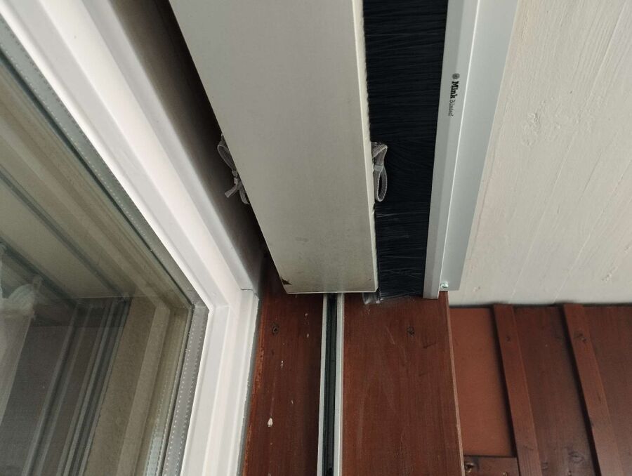 Bee nest at the house remove