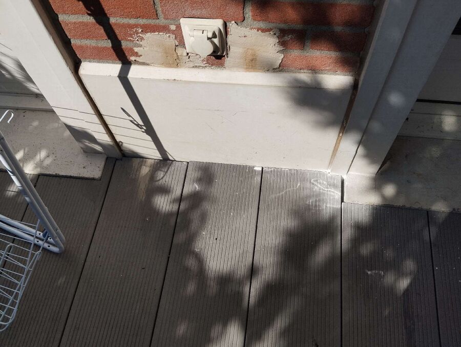 Bee nest at the house remove