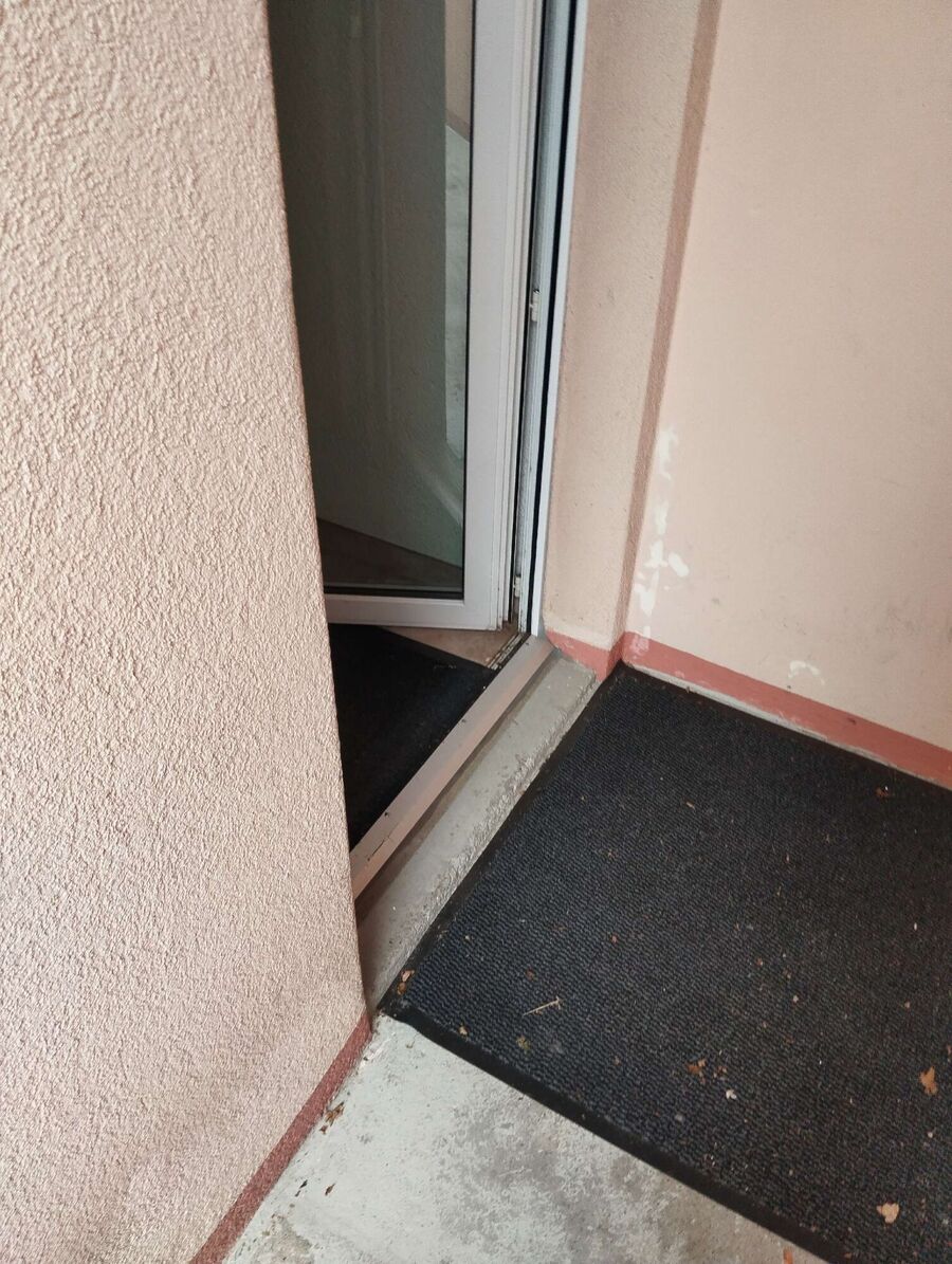 Bee nest at the house remove