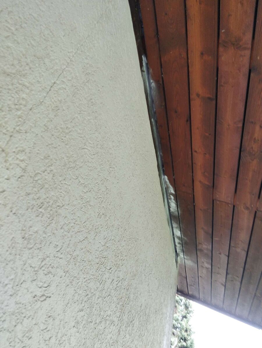 Bee nest at the house remove