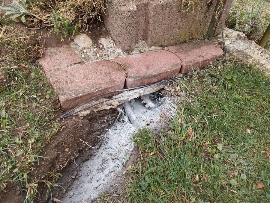 Bee nest at the house remove